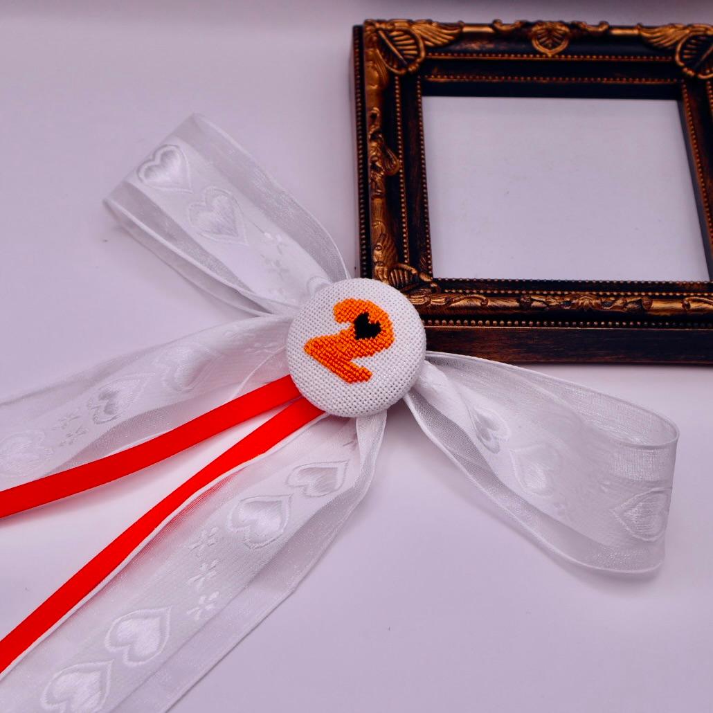 【番号オーダー可能】読売ジャイアンツ風カラー　くるみボタンのヘアリボン　クロスステッチ刺繍